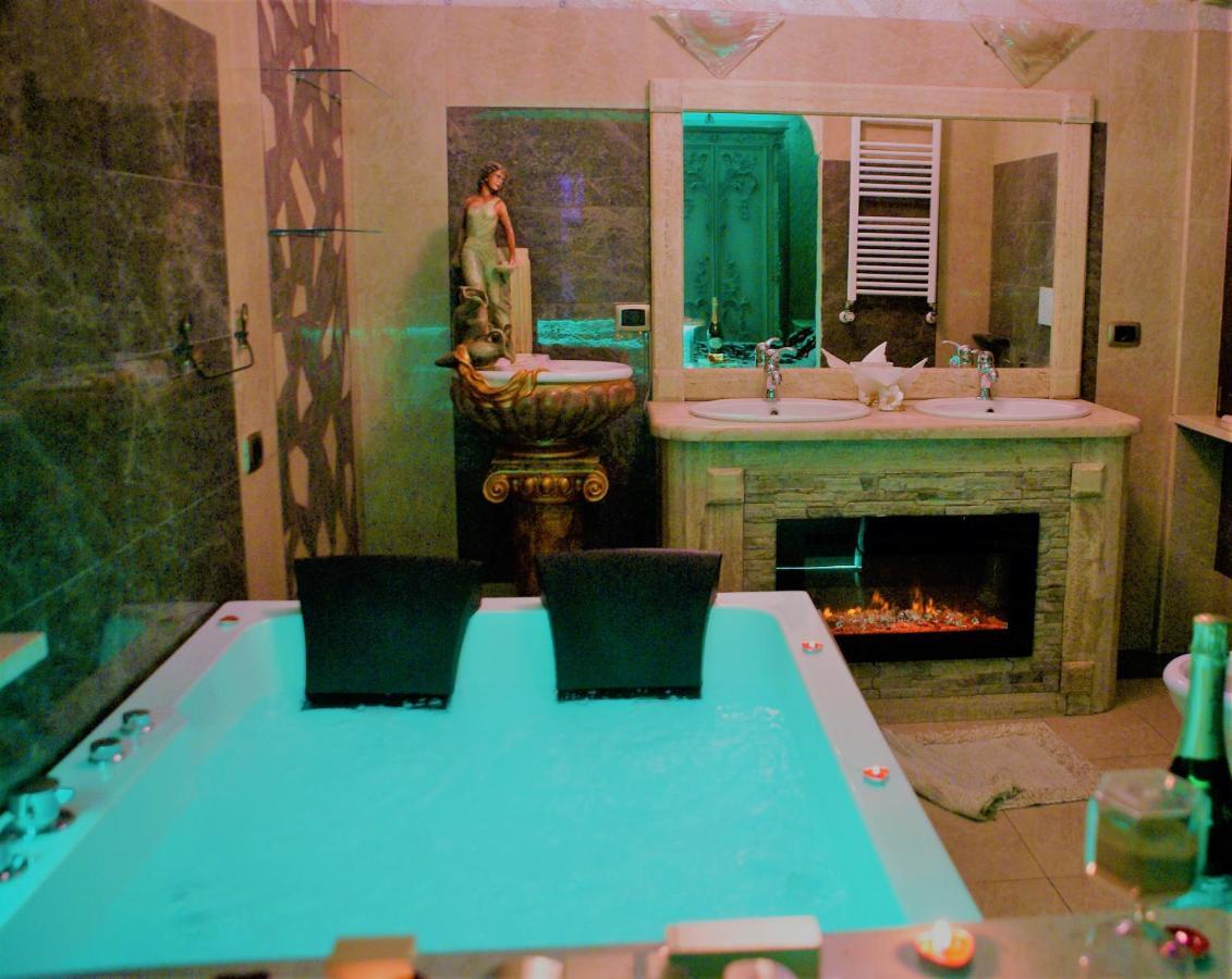 Gold Luxury Suite Home Roma ภายนอก รูปภาพ