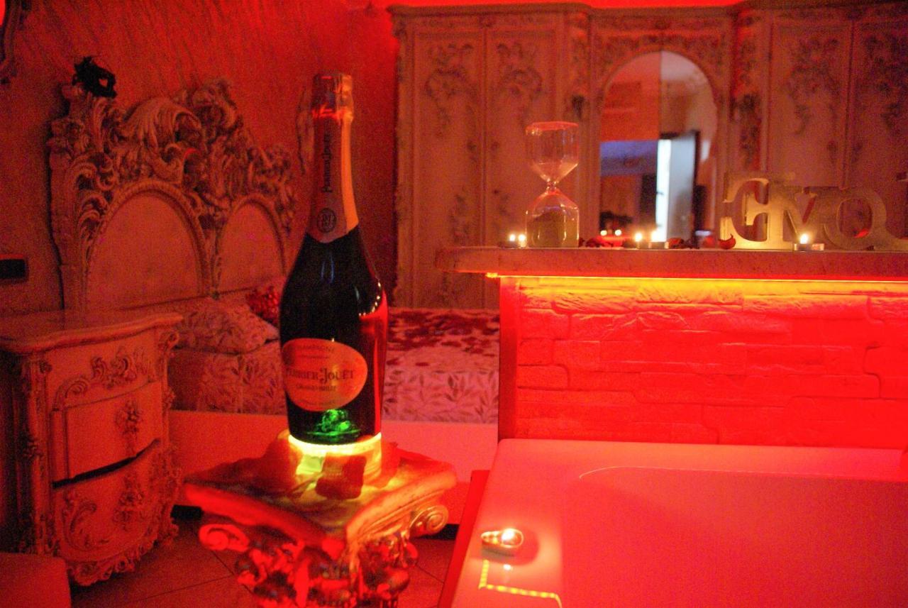 Gold Luxury Suite Home Roma ภายนอก รูปภาพ