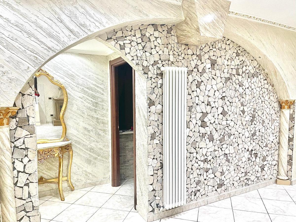 Gold Luxury Suite Home Roma ภายนอก รูปภาพ
