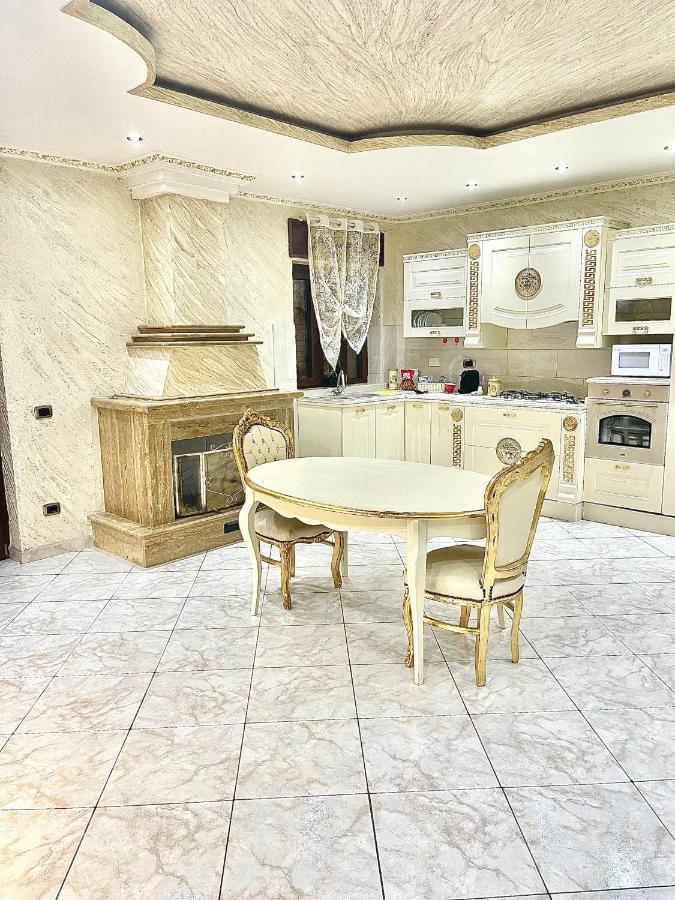 Gold Luxury Suite Home Roma ภายนอก รูปภาพ