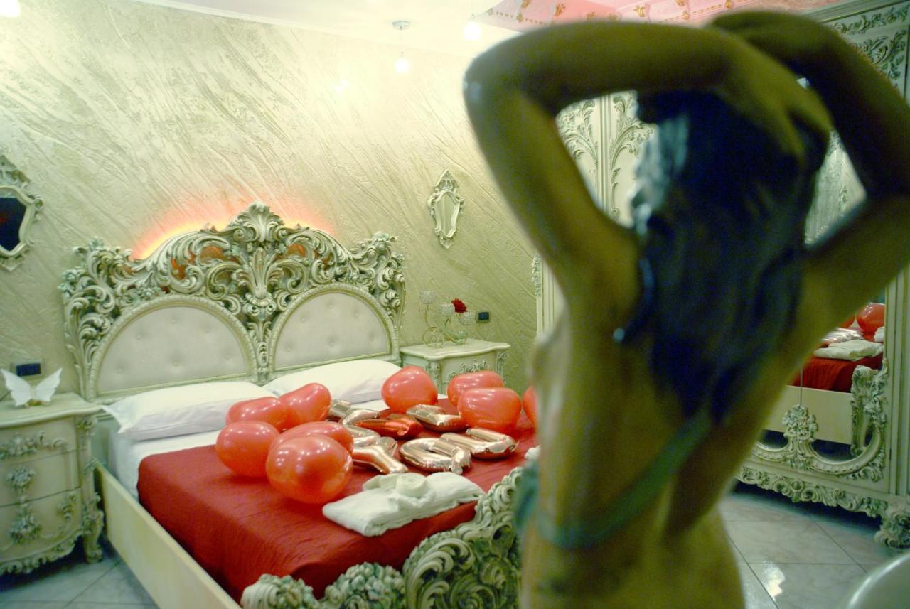 Gold Luxury Suite Home Roma ภายนอก รูปภาพ