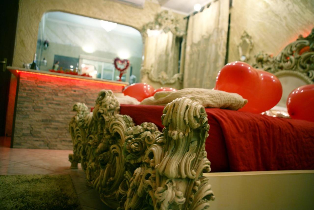 Gold Luxury Suite Home Roma ภายนอก รูปภาพ