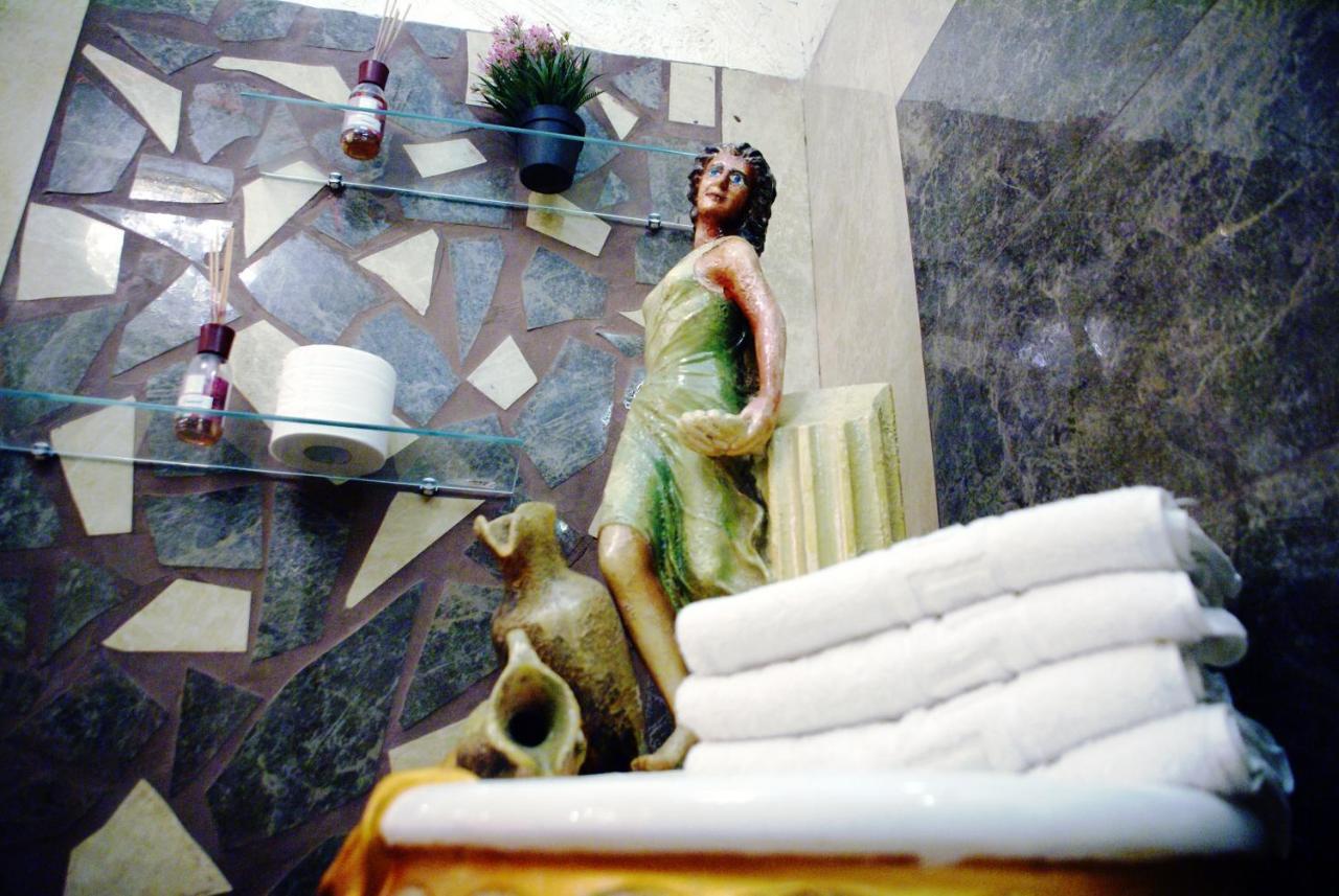 Gold Luxury Suite Home Roma ภายนอก รูปภาพ